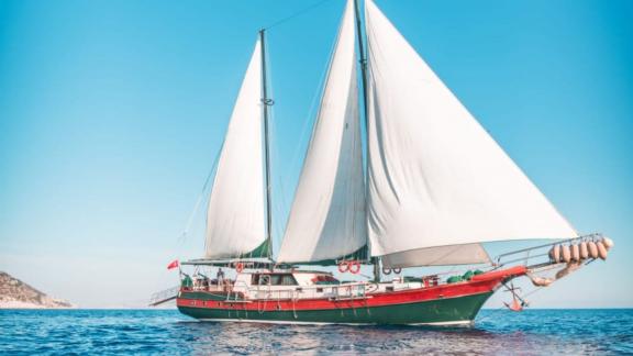 Sailing yacht Gulet Peri with 6 cabins for up to 12 people on the sea off Marmaris.